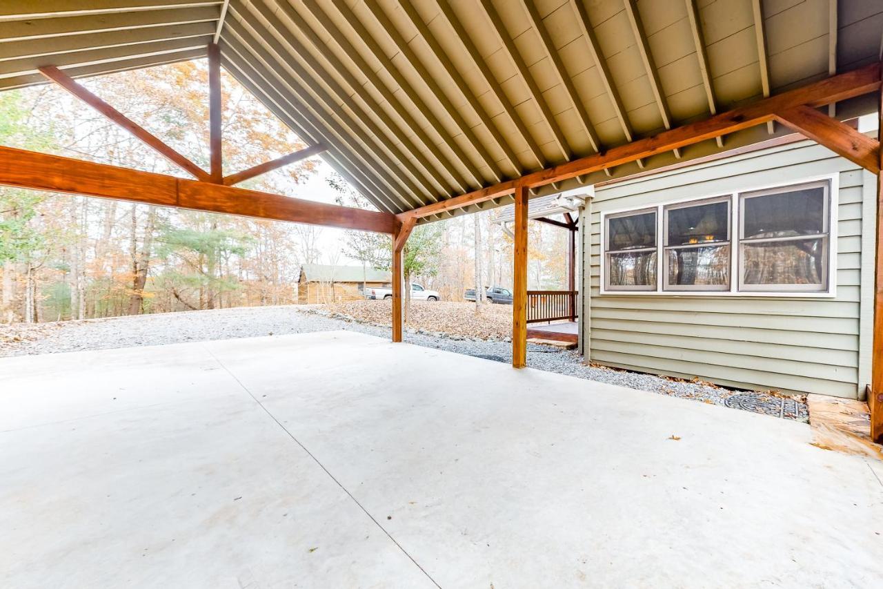 Bearfoot Lodge Ellijay Exterior photo