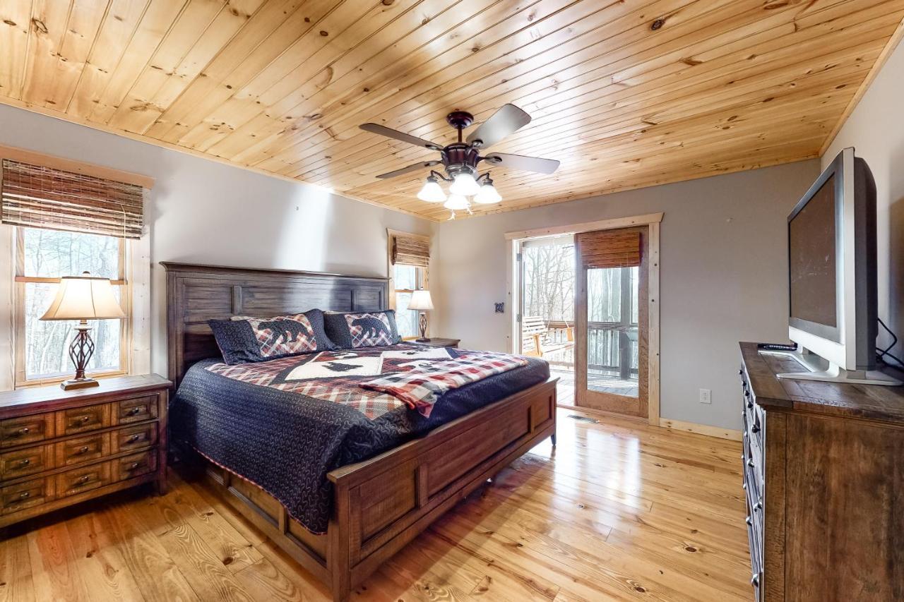 Bearfoot Lodge Ellijay Exterior photo