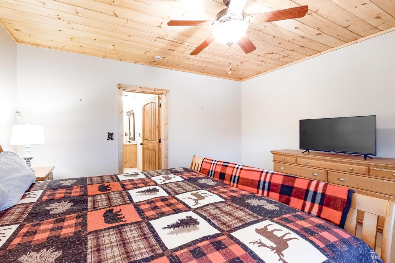 Bearfoot Lodge Ellijay Exterior photo