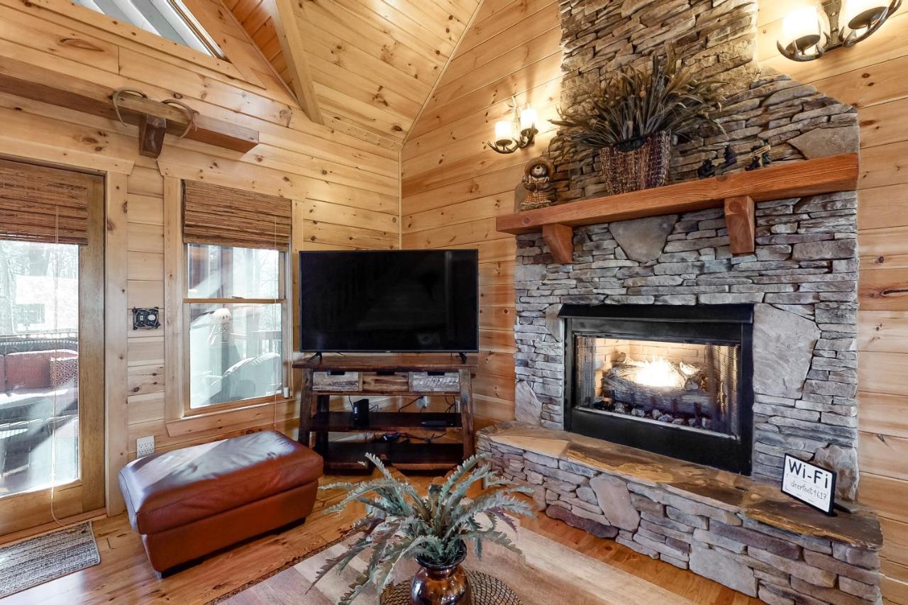 Bearfoot Lodge Ellijay Exterior photo