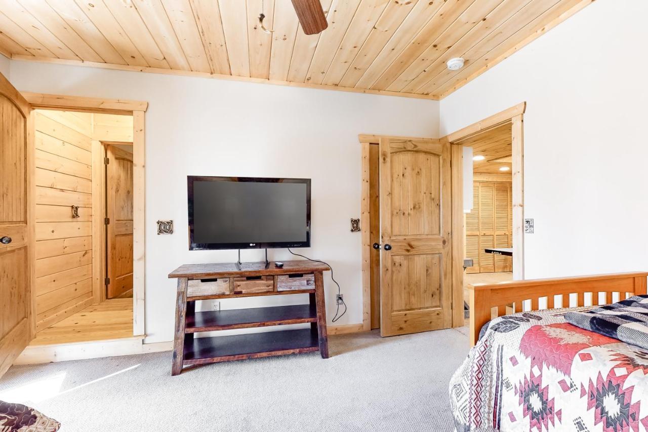 Bearfoot Lodge Ellijay Exterior photo