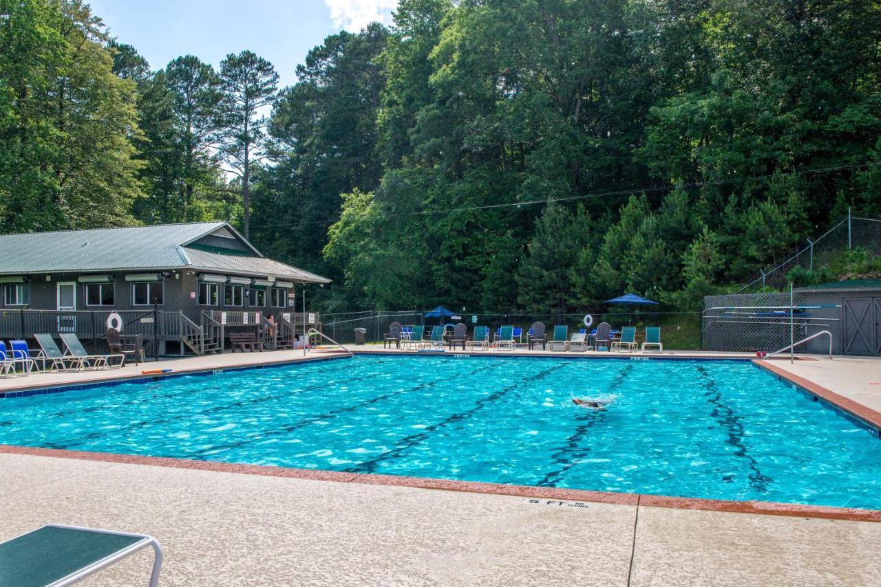 Bearfoot Lodge Ellijay Exterior photo
